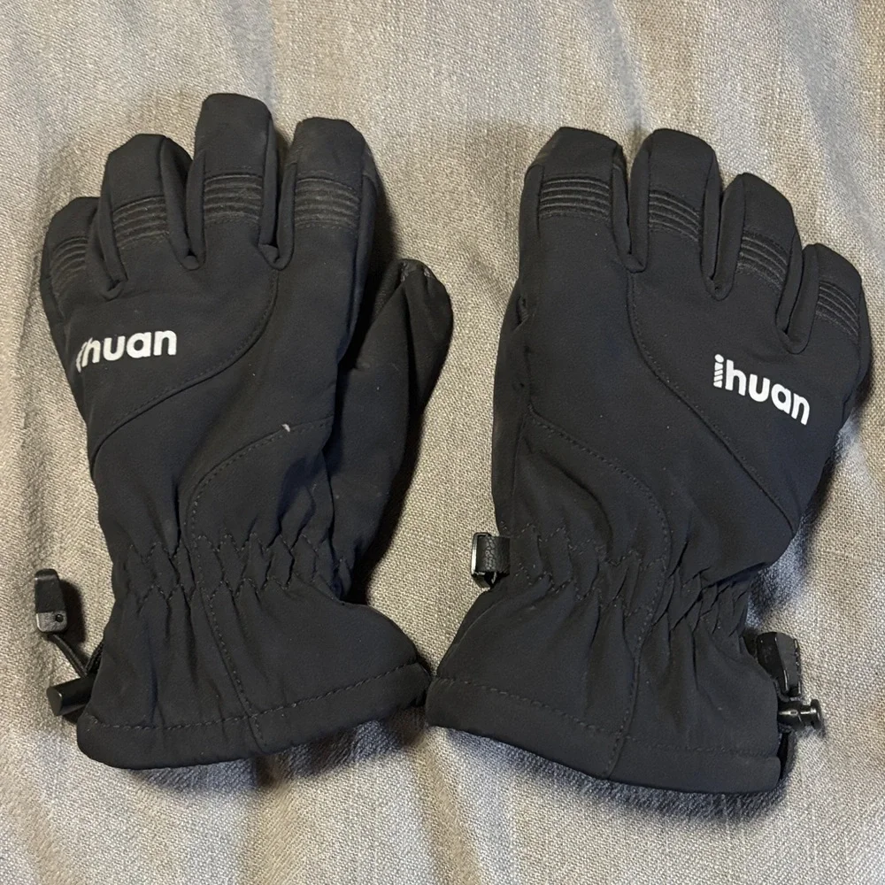 Kids Black Insulated Winter Mittens